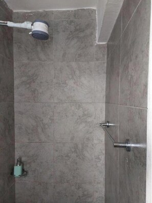 Handtücher, Seife, Toilettenpapier