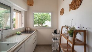オーブン、コンロ、食器洗い機
