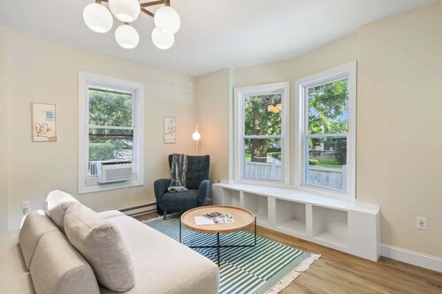 Luxury Suite | Walk to Commons | Free Parking | NY