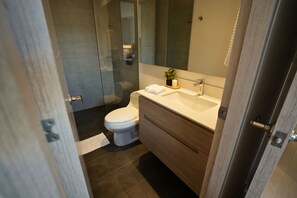 Exclusive Apartment | Bathroom