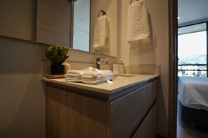 Exclusive Apartment | Bathroom
