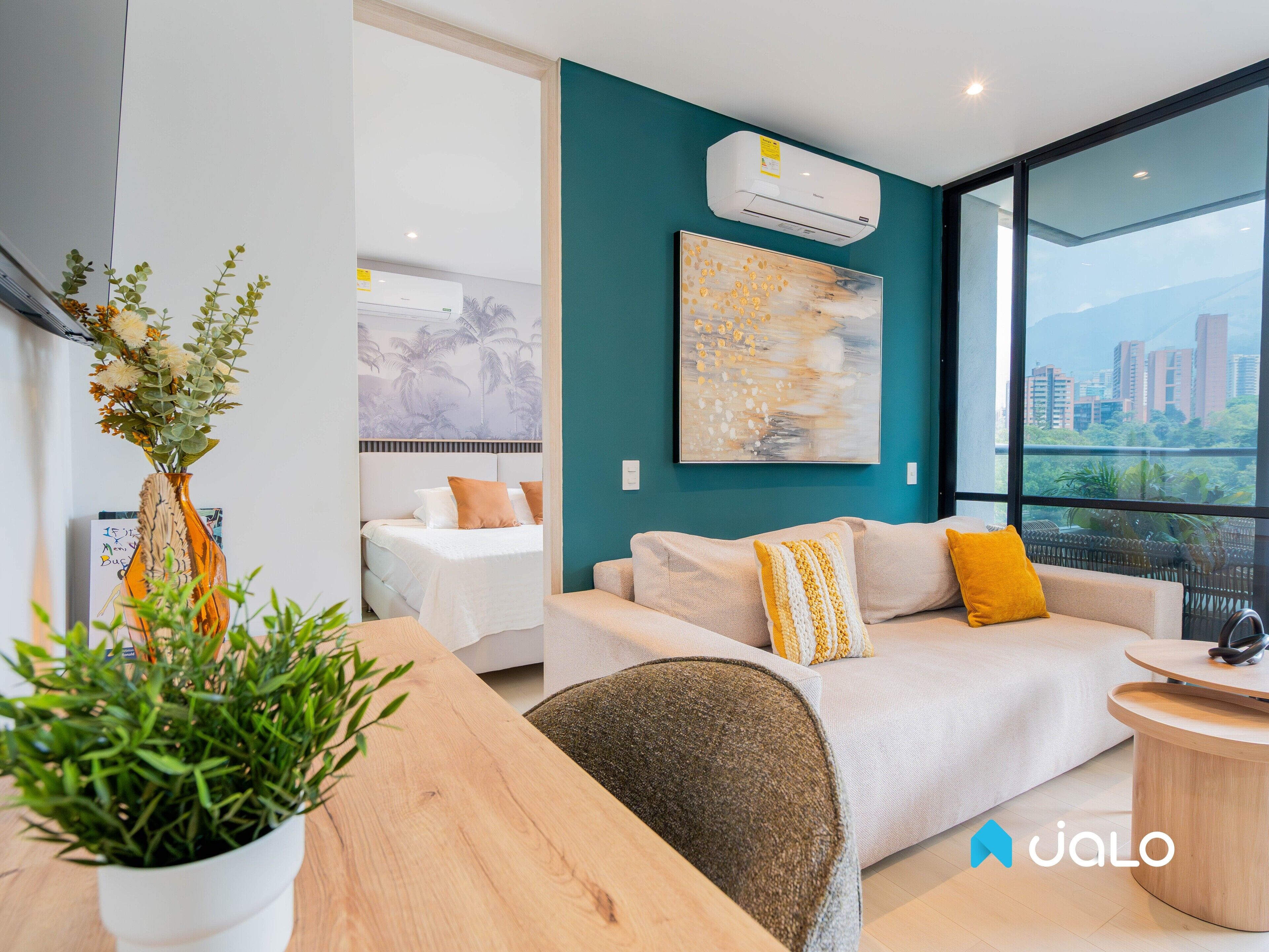 Exclusive Loft | Ruang tamu | 55 inci sebuah televisyen pintar dengan kabel, pendiangan 