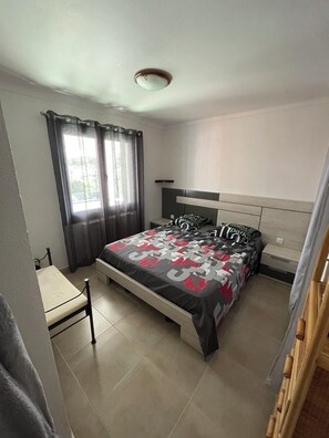 3 bedrooms, iron/ironing board, WiFi