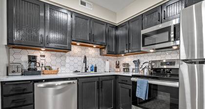 Lakeside Luxury LS3 | Ski Chalet | Hot Tub & Views