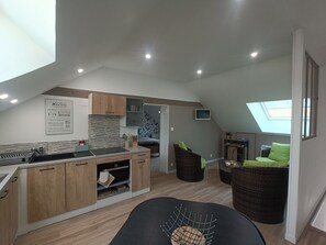 Interior - Room in 2-person apartment (Écommoy)