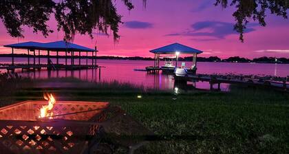 Lakeside Lily Pad - Cozy Retreat w/ Hot Tub on Lake Francis