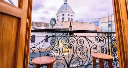 Apartment With Balcony in Cuenca's Historic Center