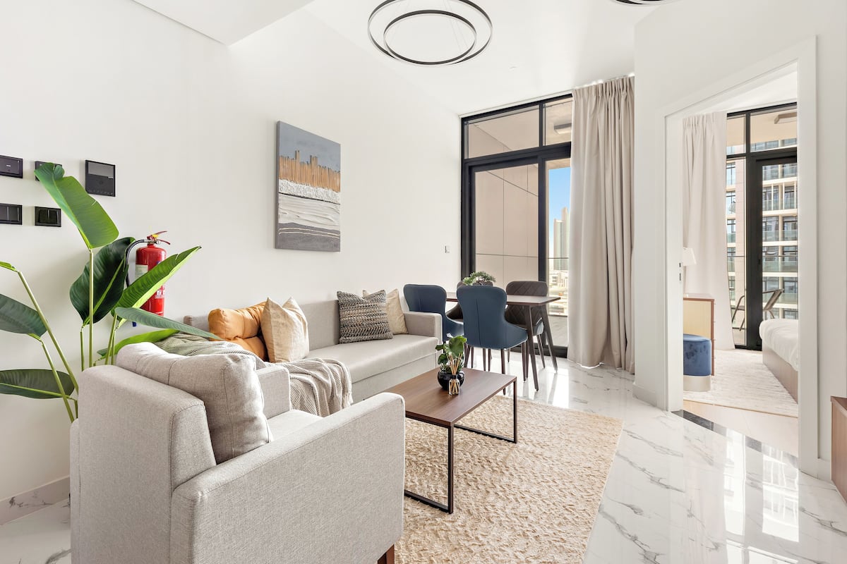 Executive Apartment | Vardagsrum | 50-tums smart-tv med digitalkanaler