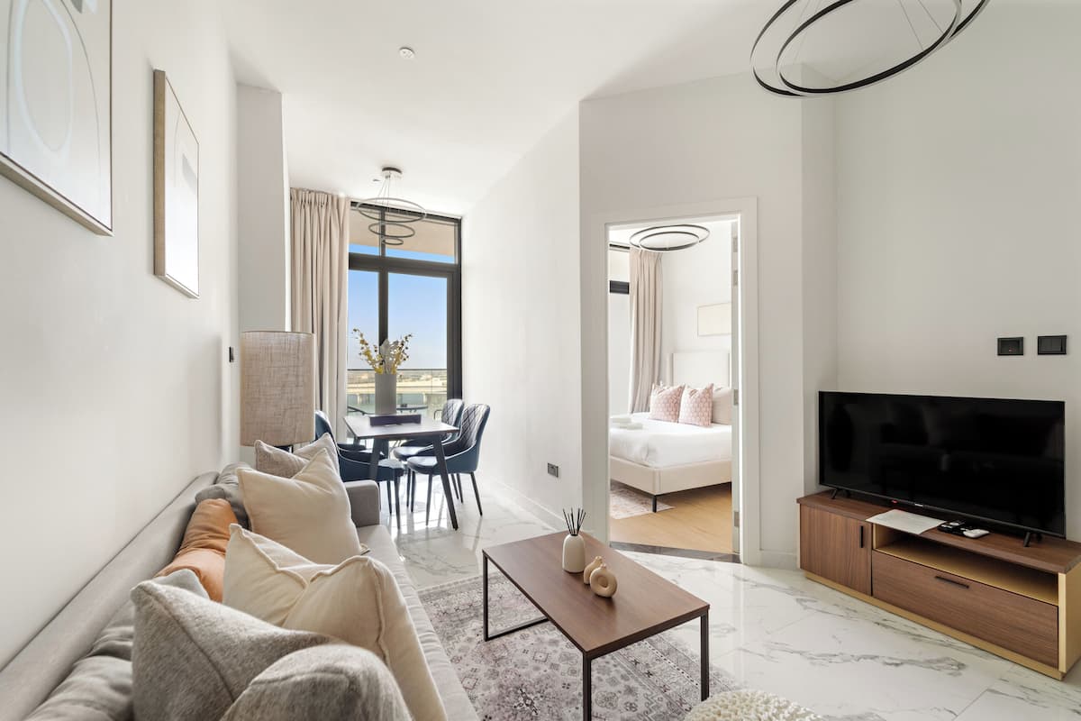 Gallery Apartment | Living area | 50-inch Smart TV with digital channels