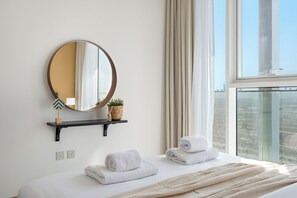 Appartement Confort, balcon, vue ville | Draps en coton égyptien, literie de qualité supérieure