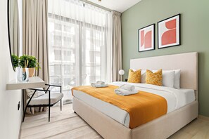 Gallery Apartment | Egyptian cotton sheets, premium bedding, memory-foam beds, in-room safe - Silkhaus Binghatti Luna (Dubai)