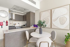 Deluxe Apartment | In-room dining