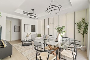 Deluxe-Apartment | Wohnbereich | 50-Zoll-Smart-TV mit Digitalempfang