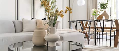 Deluxe Apartment | Living area