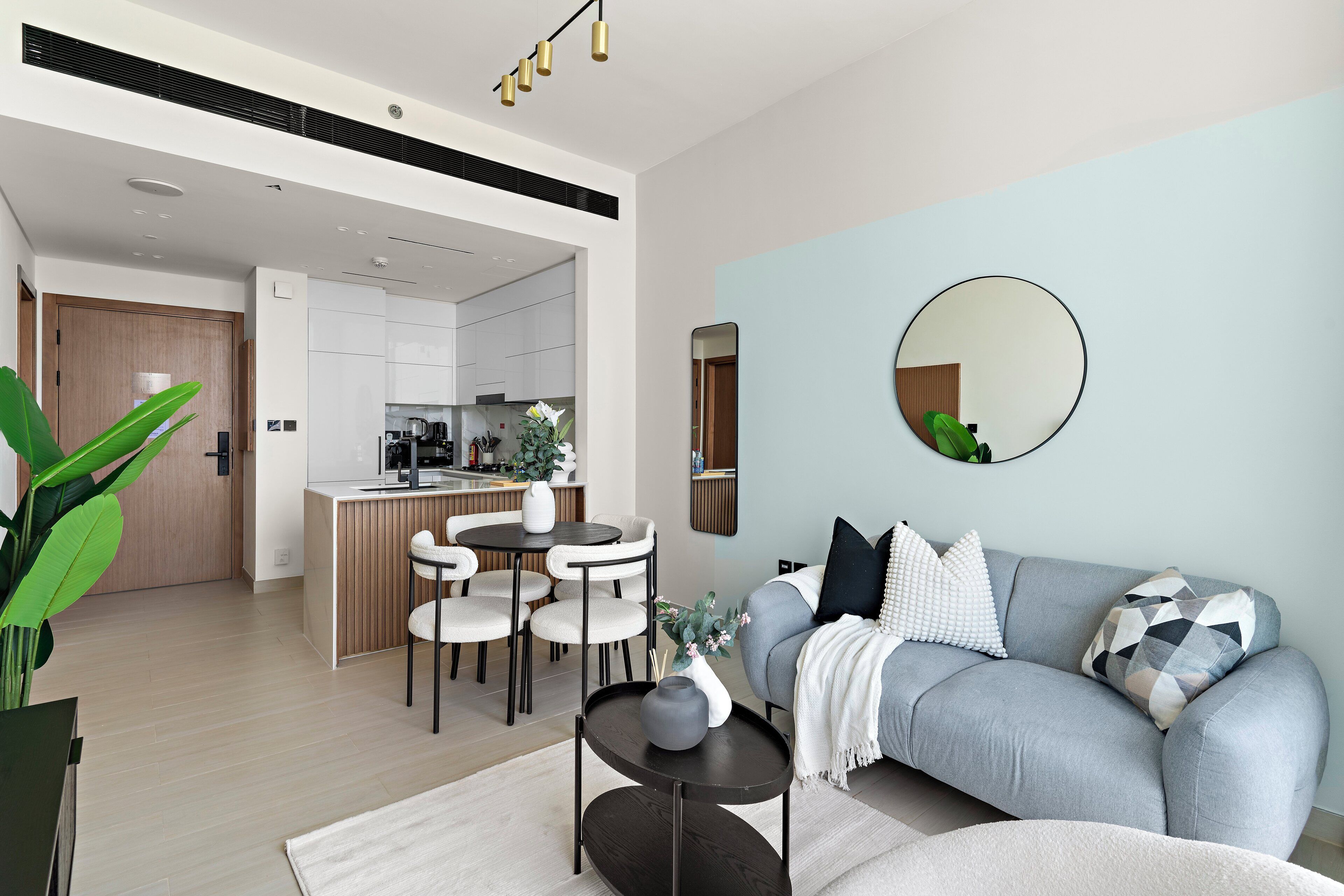 المنشأة من الداخل