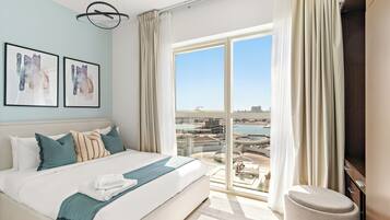 Premium Apartment | In-room safe, individually decorated, individually furnished, desk