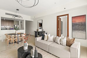 Appartement Prestige | Aire de séjour | Téléviseur connecté de 50 po avec télévision numérique