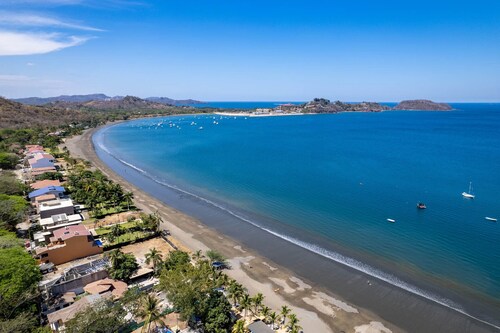 2BR nature home, Pool, 900m Walk to Potrero Beach - Casa Lemonpaloosa