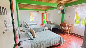 Chambre Familiale | Coffres-forts dans les chambres, Wi-Fi gratuit