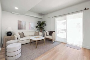 TV, offices - The South Bay Retreat - 8 Min Drive to the Beach (Redondo Beach)