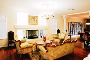 Interior - 5,000 SqFt Villa •Pool, Bar, EV Charging (Las Vegas)