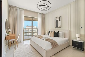 Apartamento presidencial | Caja fuerte, decoración individual, mobiliario individual y escritorio
