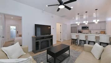 TV, fireplace