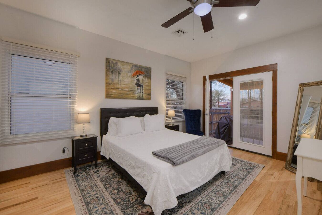 5 bedrooms, desk, iron/ironing board, WiFi