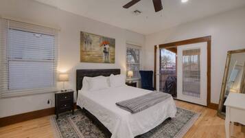 5 bedrooms, desk, iron/ironing board, WiFi