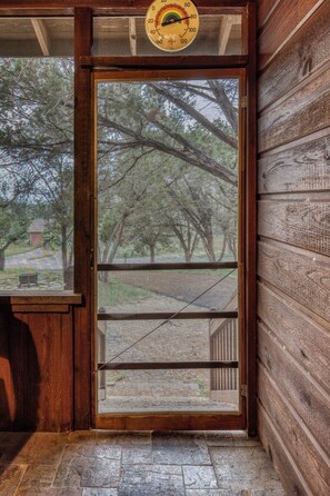 Interior - Charming 3-bedroom cabin with WiFi, AC in serene Wimberley (Wimberley)