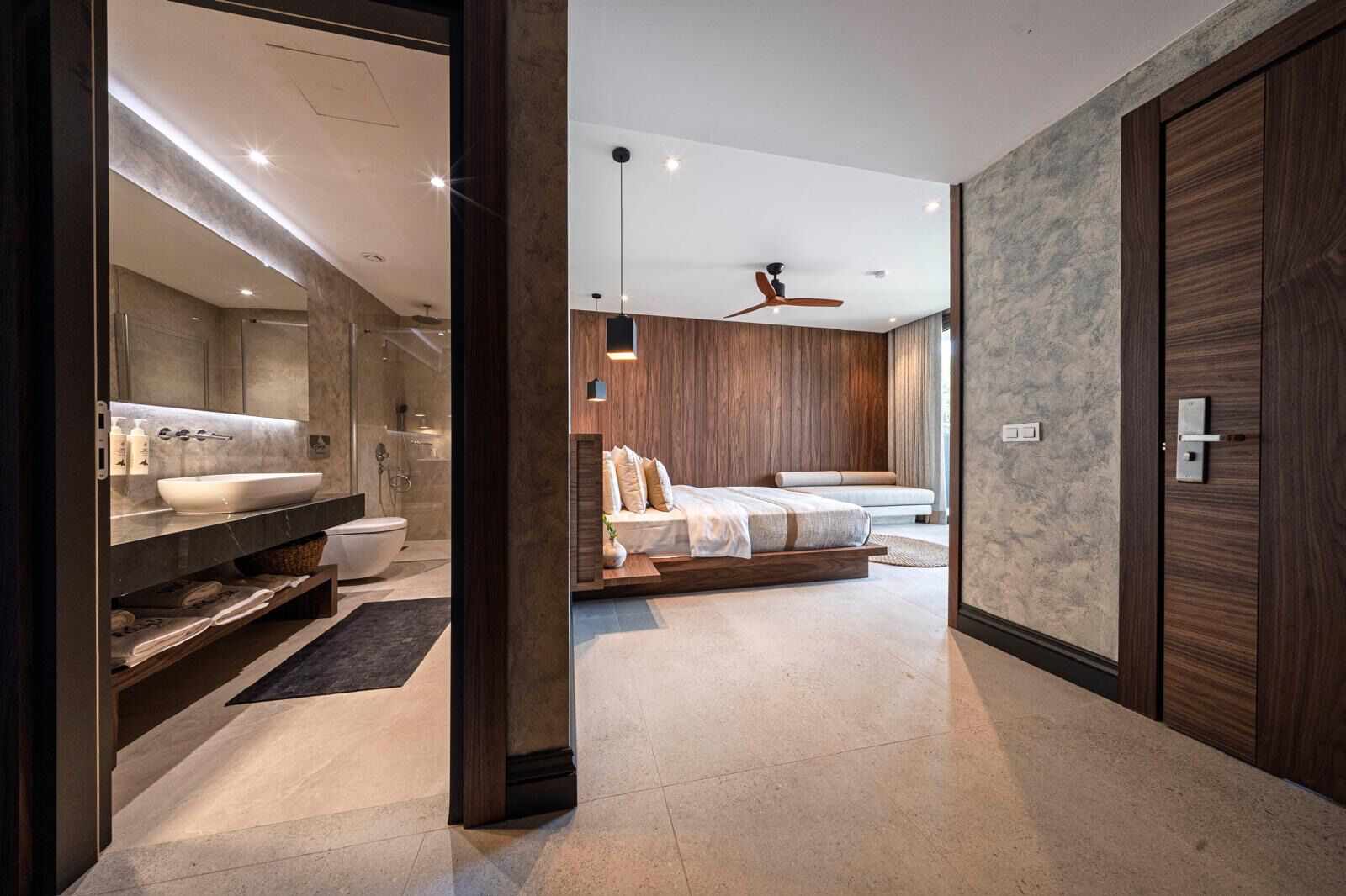 Executive Suite, Sea View | Premium bedding, minibar, free WiFi, bed sheets