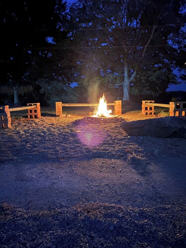 Charming farmhouse on a beautiful horse ranch-Shawnee Hills Wine Trail