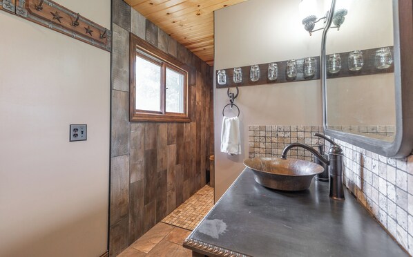 Shower, towels, soap, toilet paper