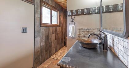 Charming farmhouse on a beautiful horse ranch-Shawnee Hills Wine Trail