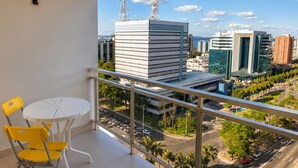 Comfort Studio, 2 Twin Beds, Non Smoking, City View | Lanai