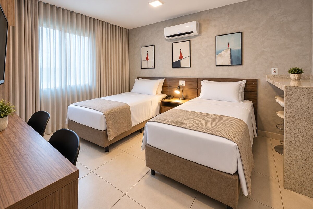 Estudio Confort, 2 camas individuales, para no fumadores, vista a la ciudad | 1 habitación, ropa de cama de alta calidad y camas con pillow-top