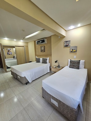 Apartamento Confort, varias camas, no fumadores, vistas al jardín | 1 dormitorio, tabla de planchar con plancha, wifi gratis y ropa de cama