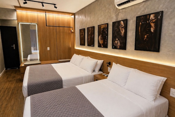 Estúdio conforto, várias camas, vista para a cidade | 1 quarto, roupas de cama antialérgicas, ferros/tábuas de passar roupa