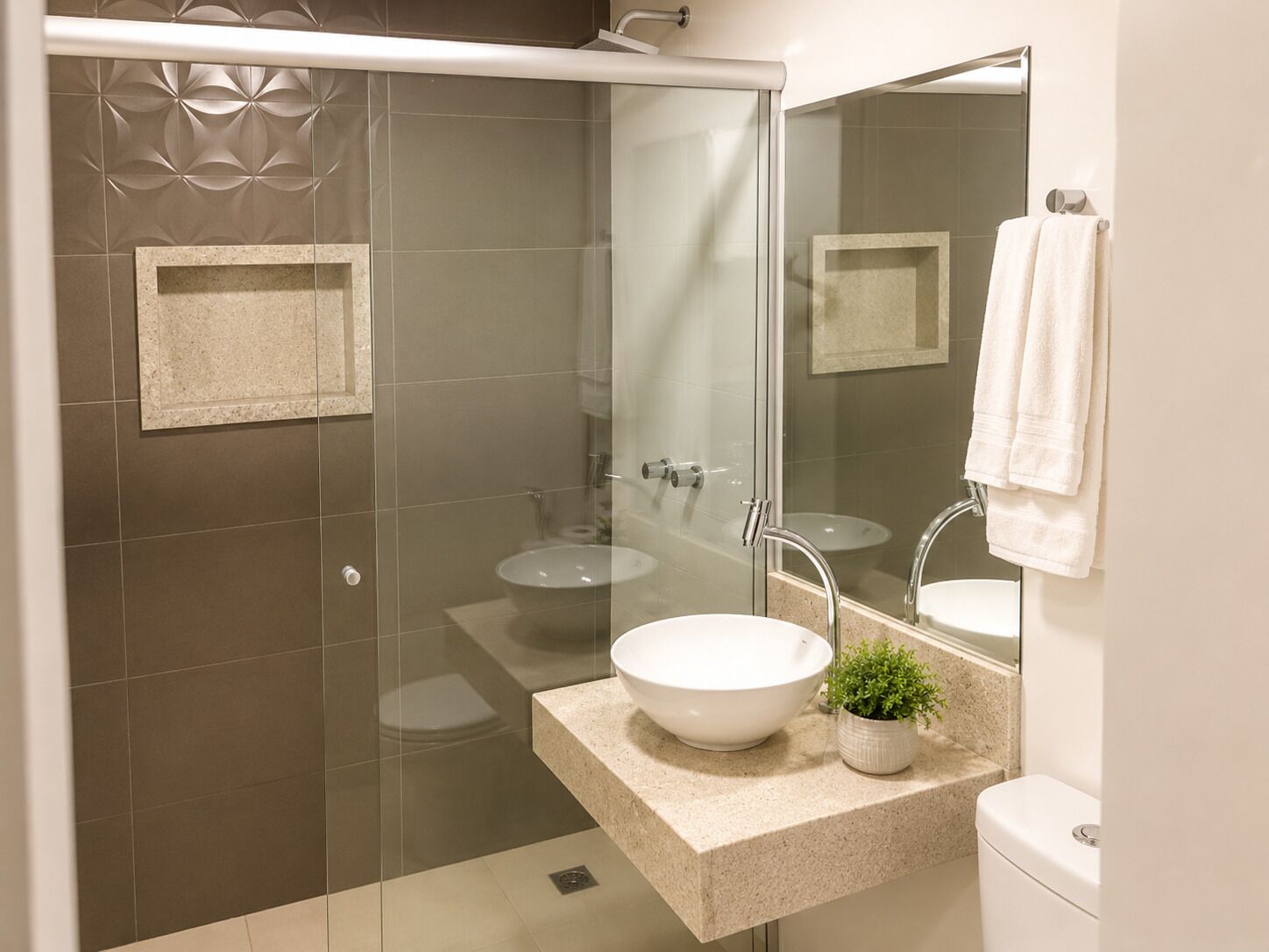 Comfort Studio, 2 Twin Beds, Non Smoking, City View | Bathroom | Shower, hair dryer, towels, soap