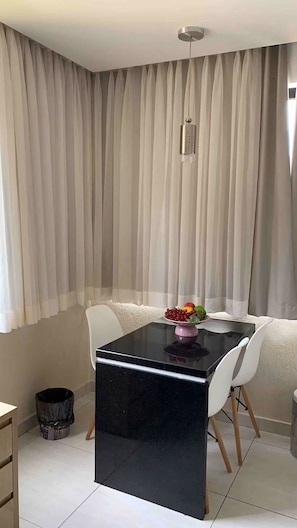 Comfort Apartment, Multiple Beds, Non Smoking, Garden View | Private kitchen