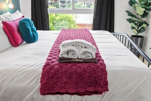 1 chambre, fer et planche à repasser, Wi-Fi, literie fournie