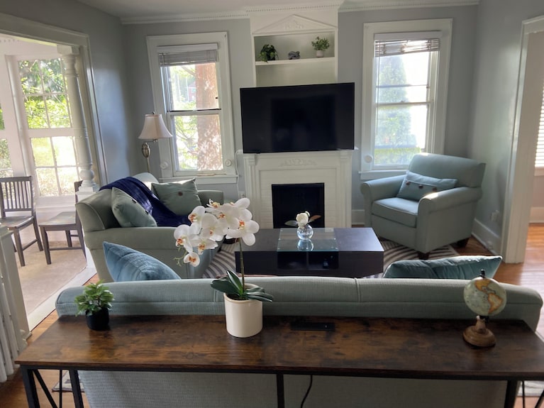 King Bed In 2-bedroom House In Lovely Ferndale With Ac - Ferndale, MI