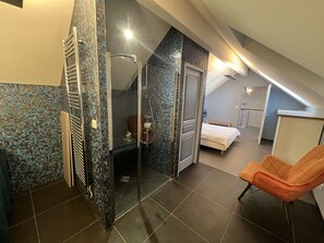 4 bedrooms, desk, free WiFi
