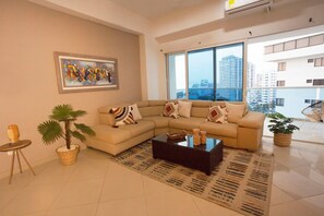 Deluxe Apartment | Living area