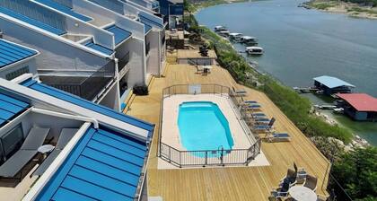 Breathtaking Views Above Lake Travis, Close To Austin w/ Pool & Hot Tub
