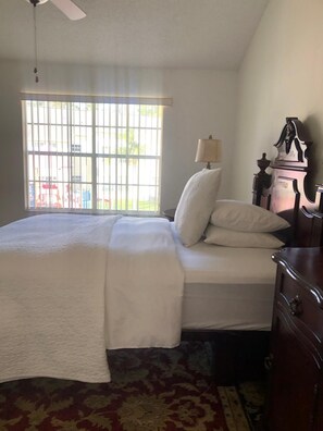 2 bedrooms, iron/ironing board, WiFi, bed sheets