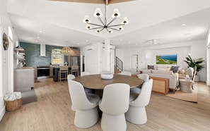 Interior - Generator! 2 Primary Bedrooms - Magens Bay - Dining (St. Thomas)