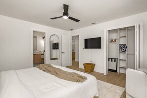 2 bedrooms, desk, iron/ironing board, free WiFi