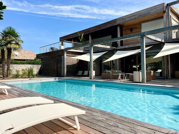 Piscine extérieure, piscine chauffée