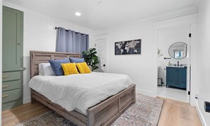 3 chambres, fer et planche à repasser, Wi-Fi, draps fournis